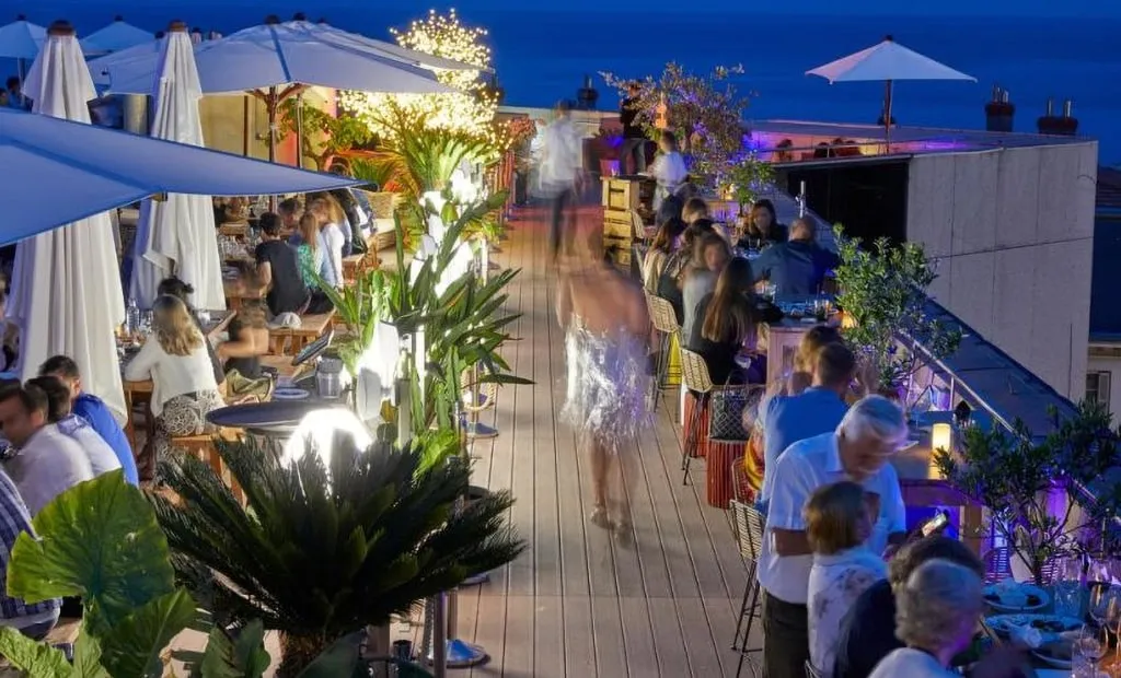 Soirée de séminaire sur le rooftop de l'AC Hotel à Nice